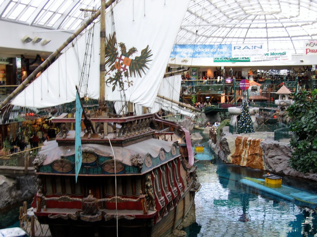 West Edmonton Mall - Deep Sea Adventure Lake, Santa Maria by Janusz Sliwinski