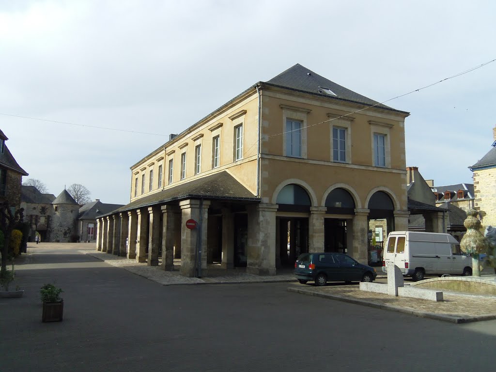 Halle de Fresnay sur Sarthe by Bernard DUPONT