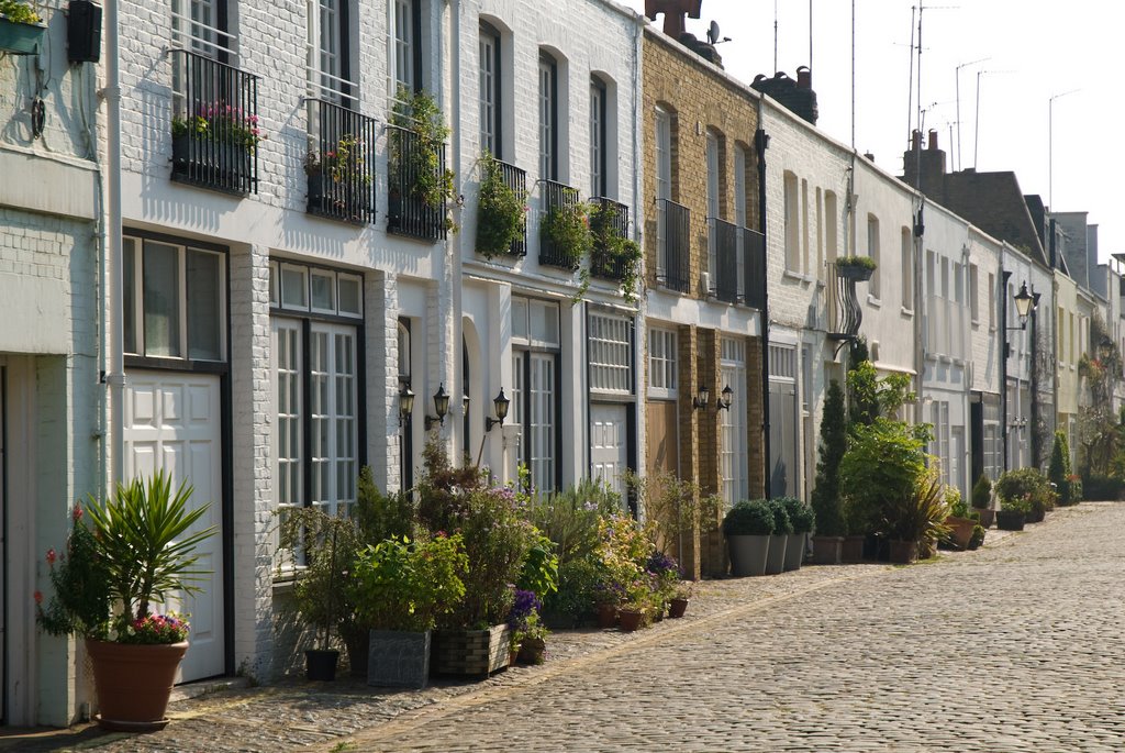 Hyde Park Gardens Mews by Oliver Wahler