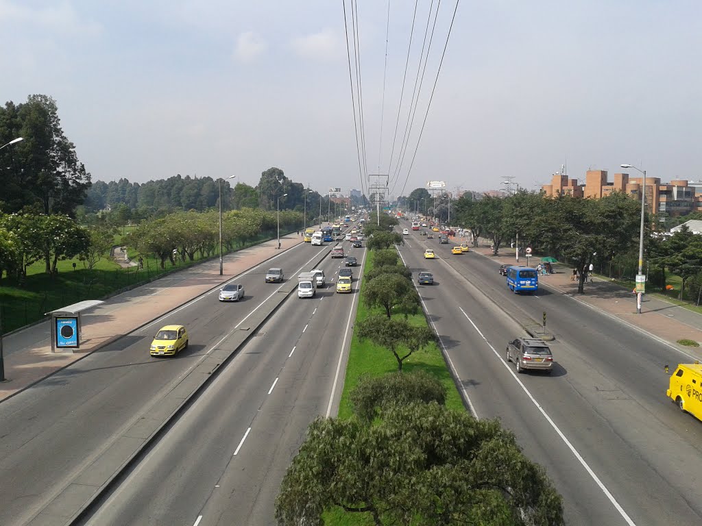 Avenida Carrera 68 frente al Parque Metropolitano by Juantiago