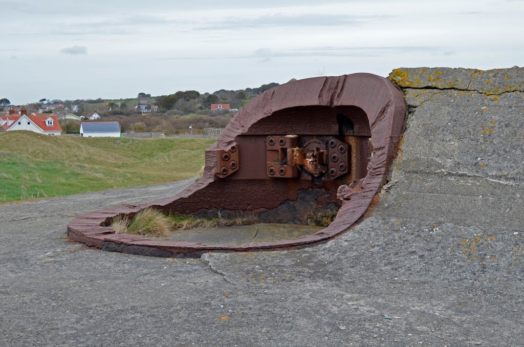 Fort at Rocquaine Bay by Jos_S