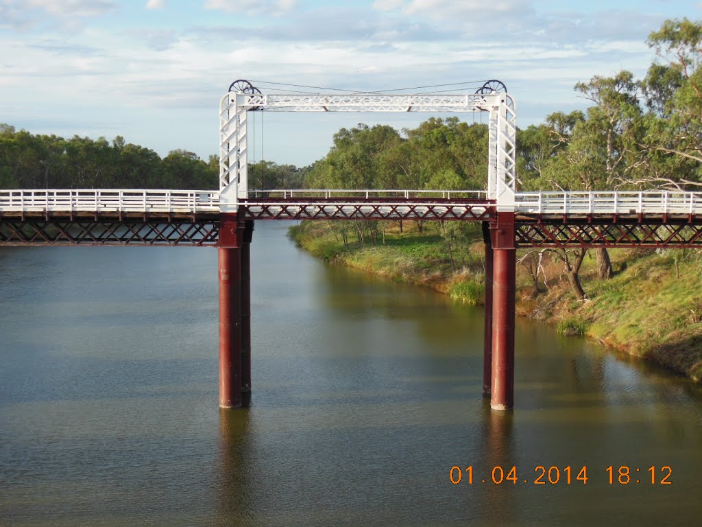 Bourke - The Old Bridge Over The Darling River 2014-04-01 by sandyriva