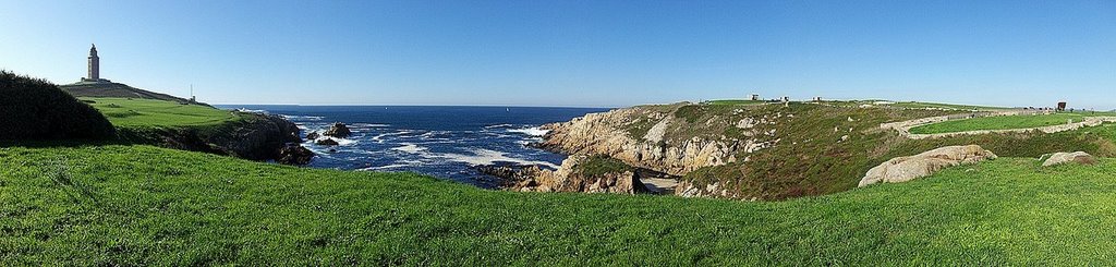 Panoramica de la torre de hercules by joseroca