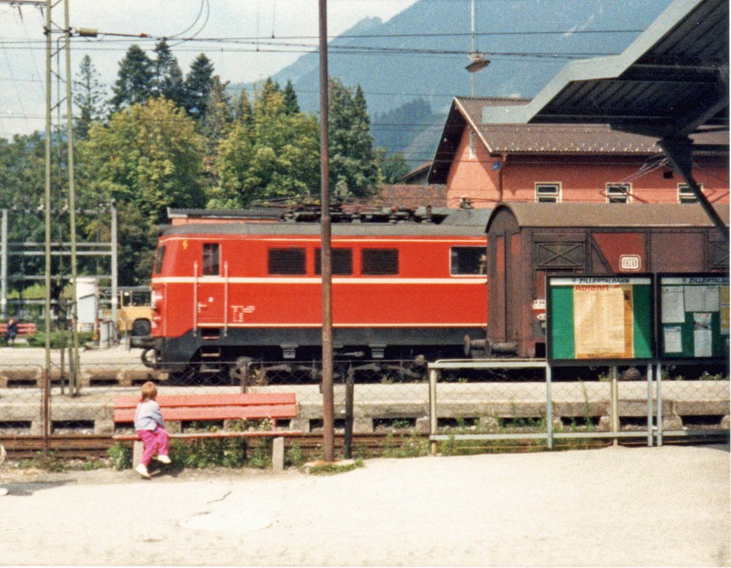 Bahnhof Jenbach BR 1010 by ©schw@bendude