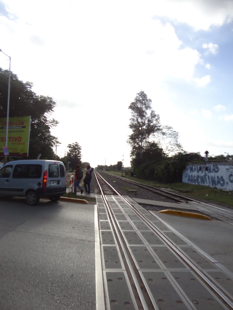 Vías de ferrocarril Belgrano Norte by Lucio77