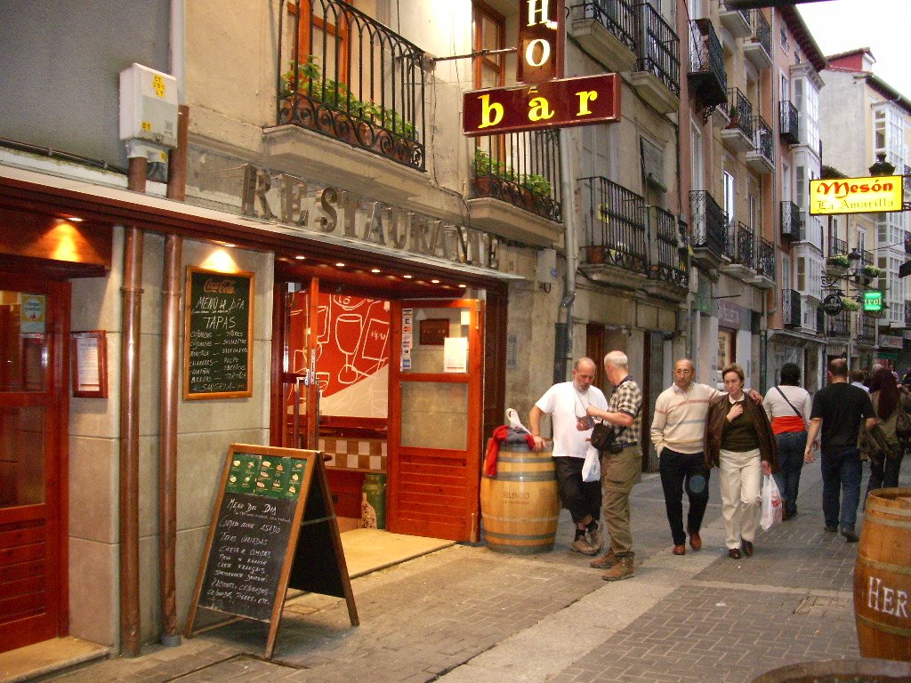 Calle de San Lorenzo, Burgos by paco_mbel_luis