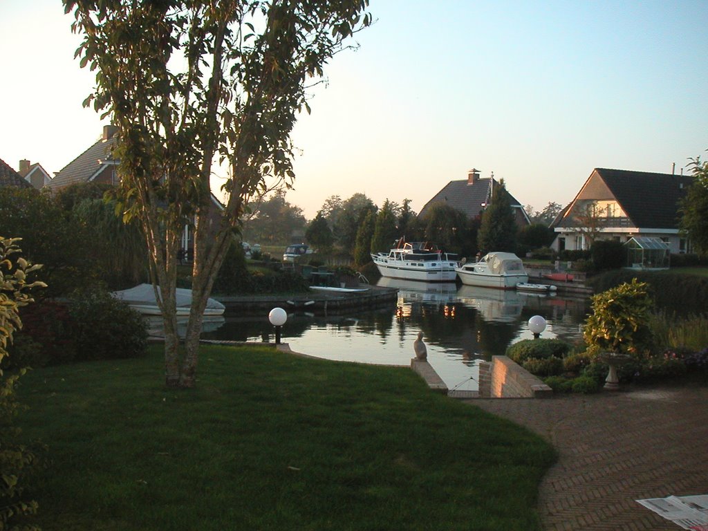 Groenkamp Achtertuin aan het water by Tammo van der Bij