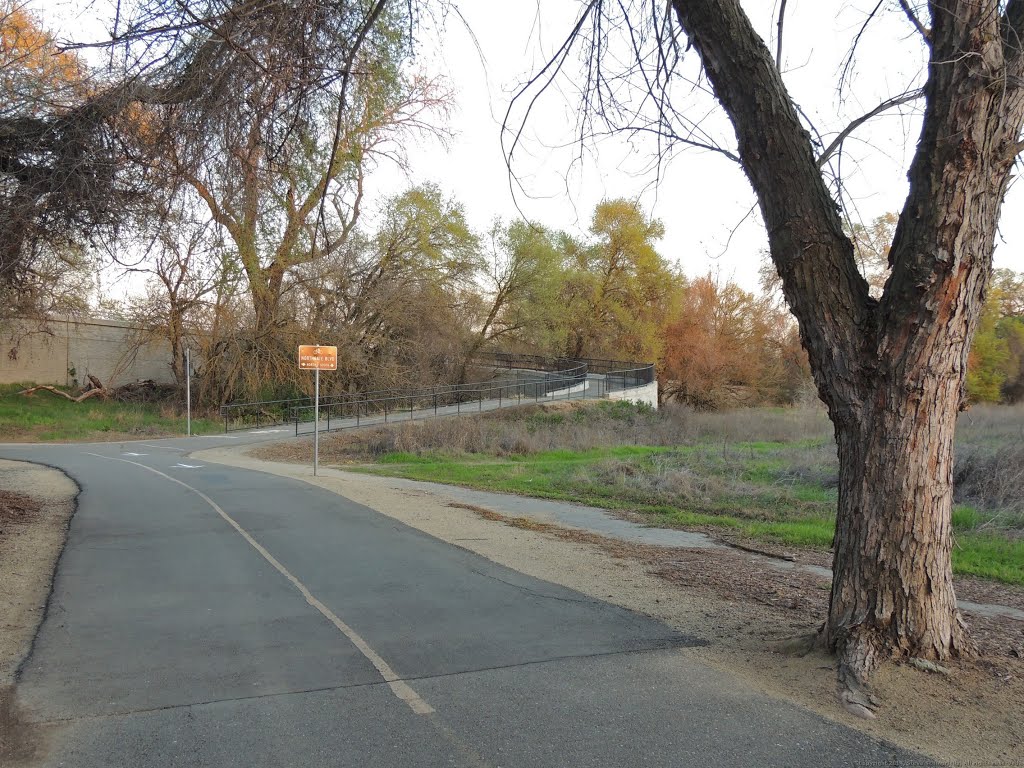 American River Bike Path - Northgate Blvd Access Ramp by Steve Schmorleitz, NationalParkLover.com