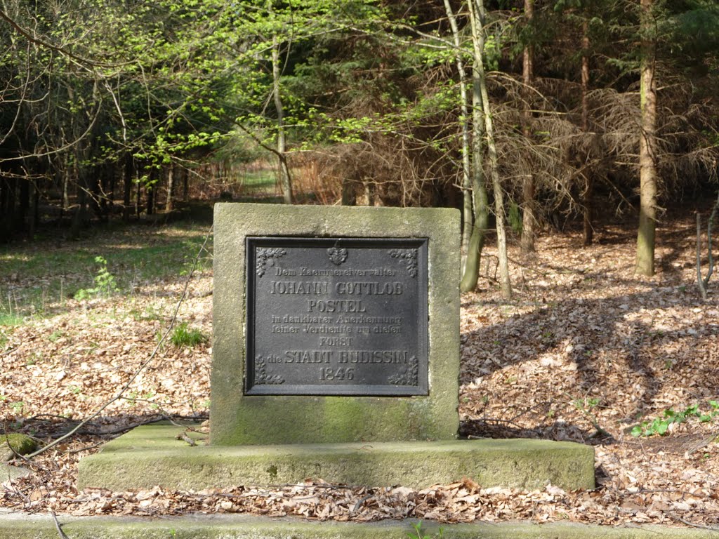 Gedenkstein am Drohmberg (auchThromberg (obersorbisch Lubin)) by von-Biedenfeld