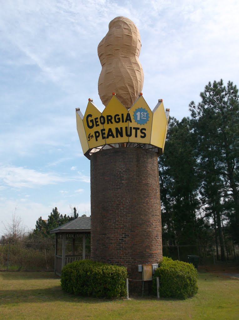 Peanut Monument by Mark71