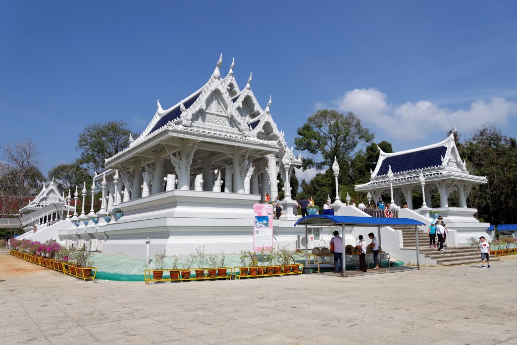 Wat Kaewkorawaram Temple by ChiefTech