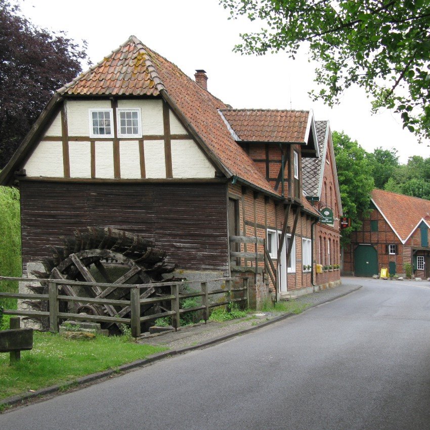 Mühle und Gasstätte am Kloster Vinnenberg by Willem von Gennerich