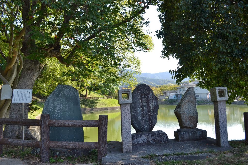 Kurotsuka Kofun tomb (Yanagimoto Koen Park), Tenri City, Nara 黒塚古墳(柳本公園), 奈良・天理市 by Katsumi Yokoyama