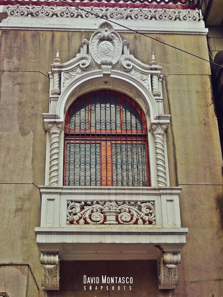 Ornate Architrave Tondo 2014 by Montasco