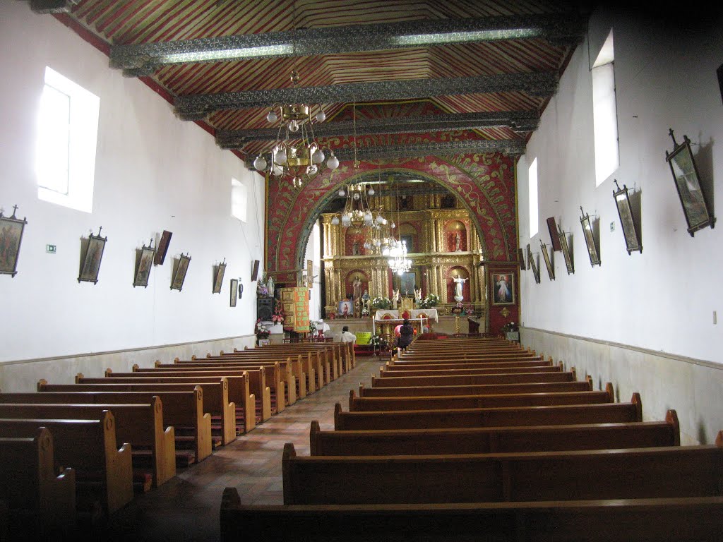 INTERIOR DEL TEMPLO DE CUCAITA BOYACA by maxhermo