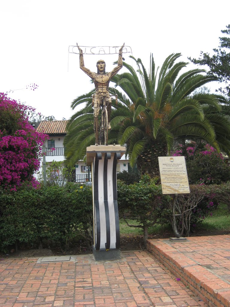 ESTATUA OMENAJE AL CICLISTA RAFAEL ANTONIO NIÑO by maxhermo