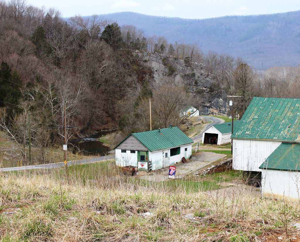 Johnny's Road, Luray, VA by tkoppenhaver