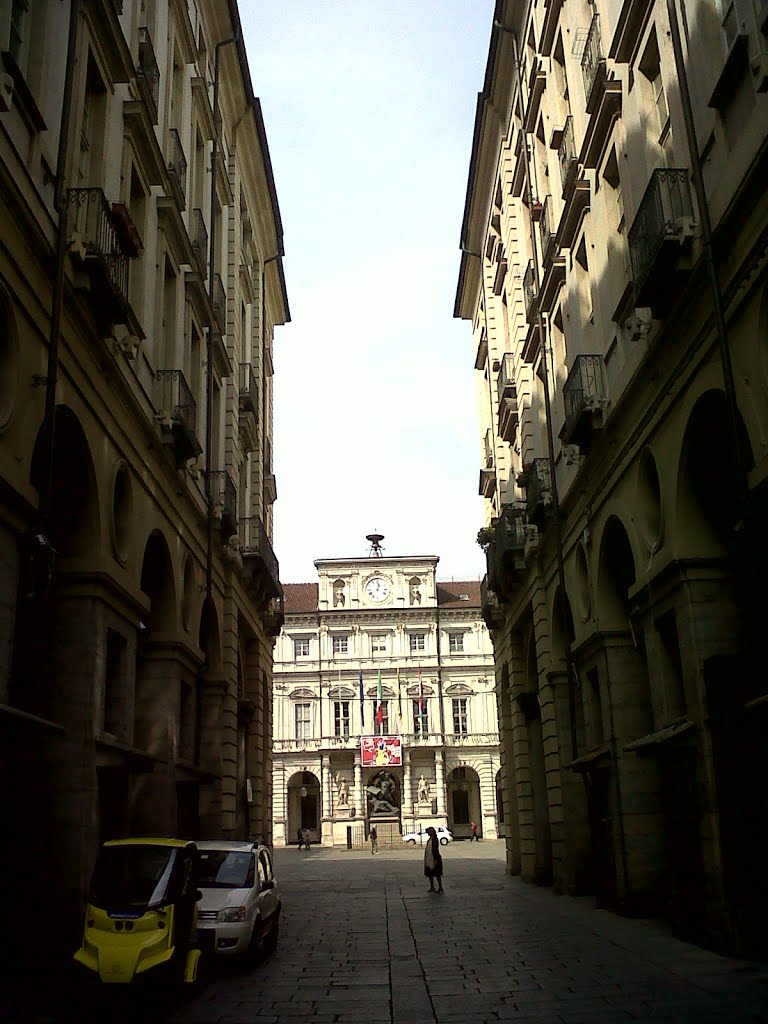 Torino, edificio del Comune, Piazza Palazzo di Città by paoloanselmino