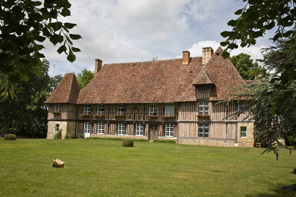 Manoir de Bellou by ptiron