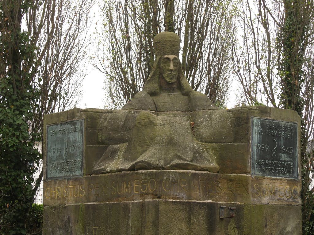 Christ König Denkmal, Geilenkirchener Straße by Gottfried von Bouillon