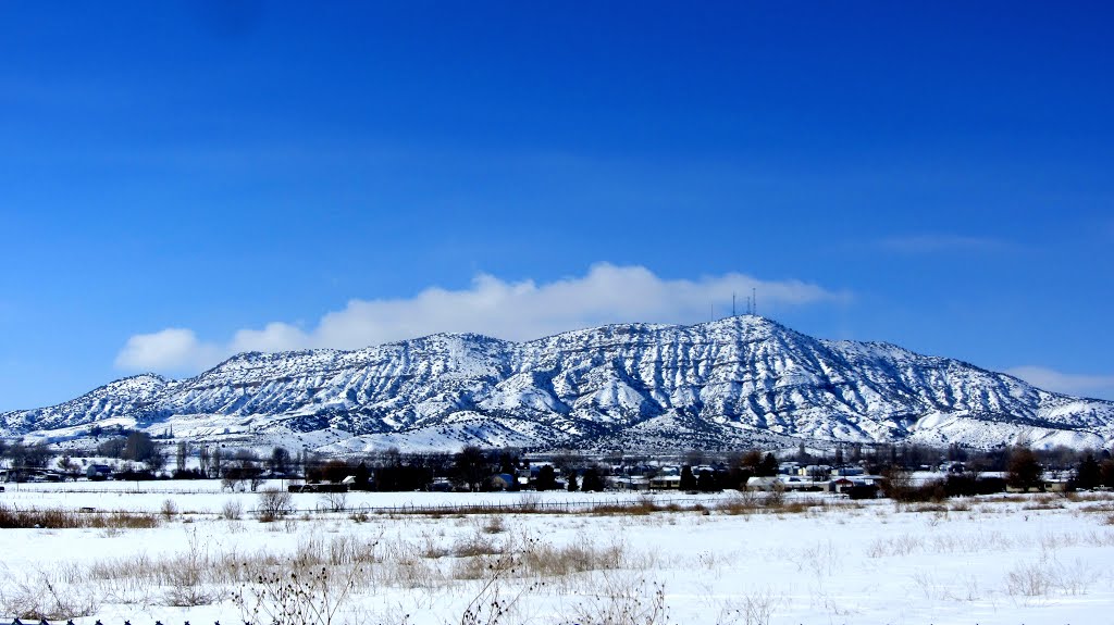 Western side of the Ashley Valley near Vernal Utah by elkaholic