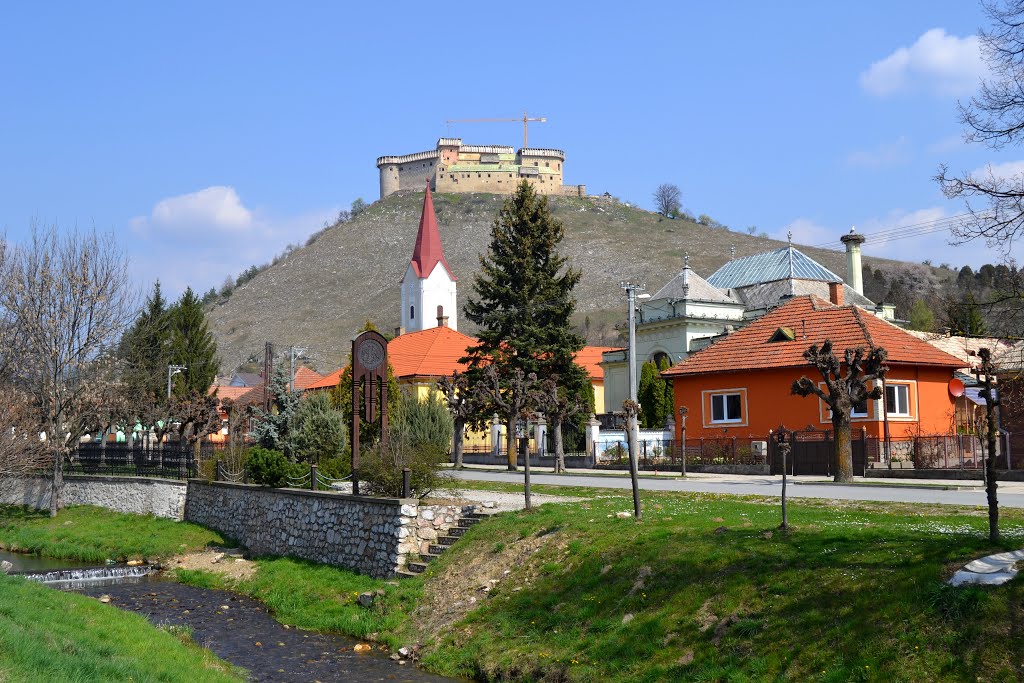 Pomalá rekunštrukcia hradu Krásnej Hôrky by Pellionis-dobsincan