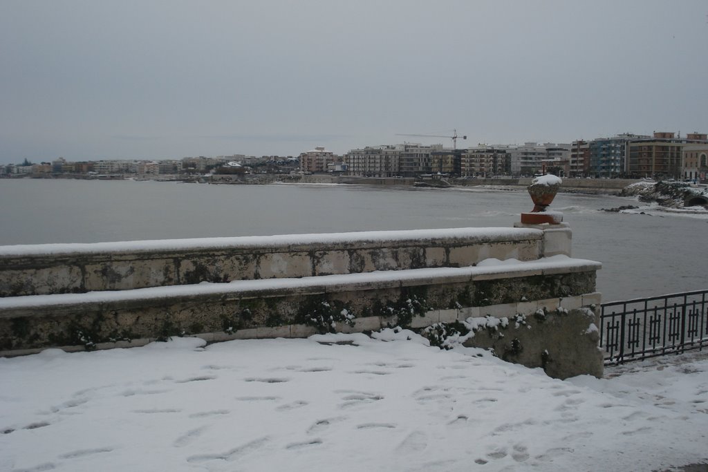 Panorama - Lungomare dalla Villa - Neve 16/12/07 by Frangesk