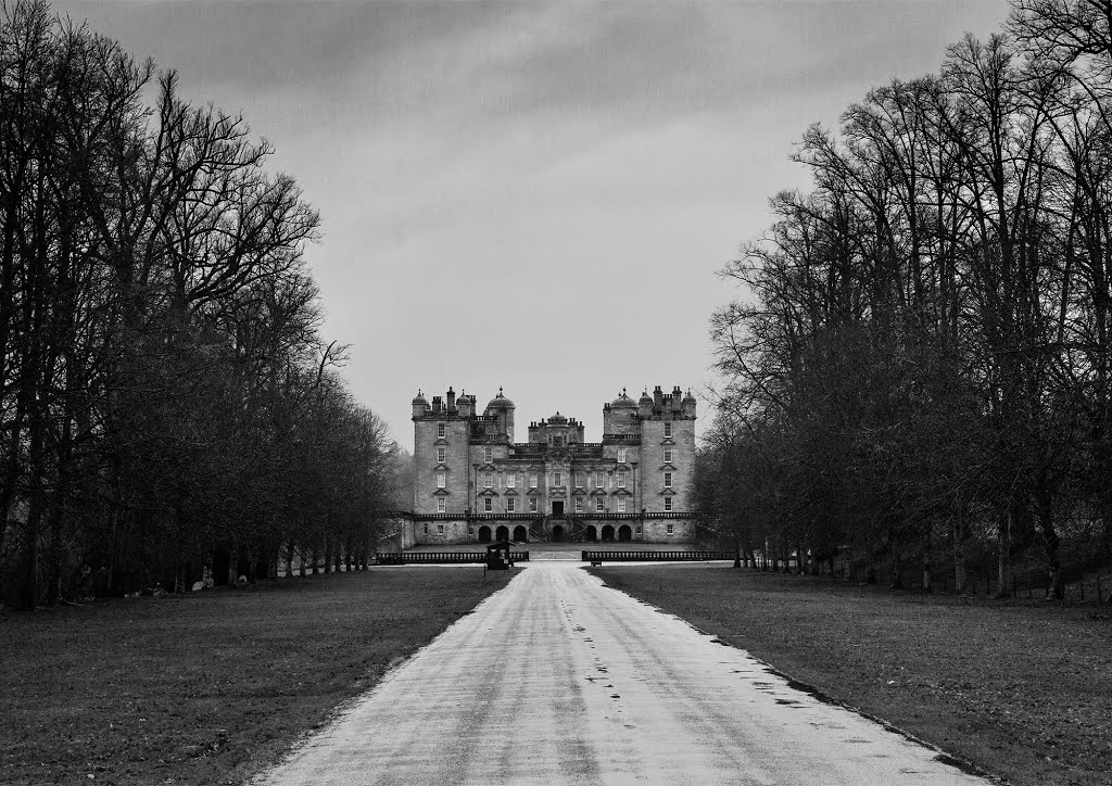 Drumlanrig Castle by Joe Son of the Rock