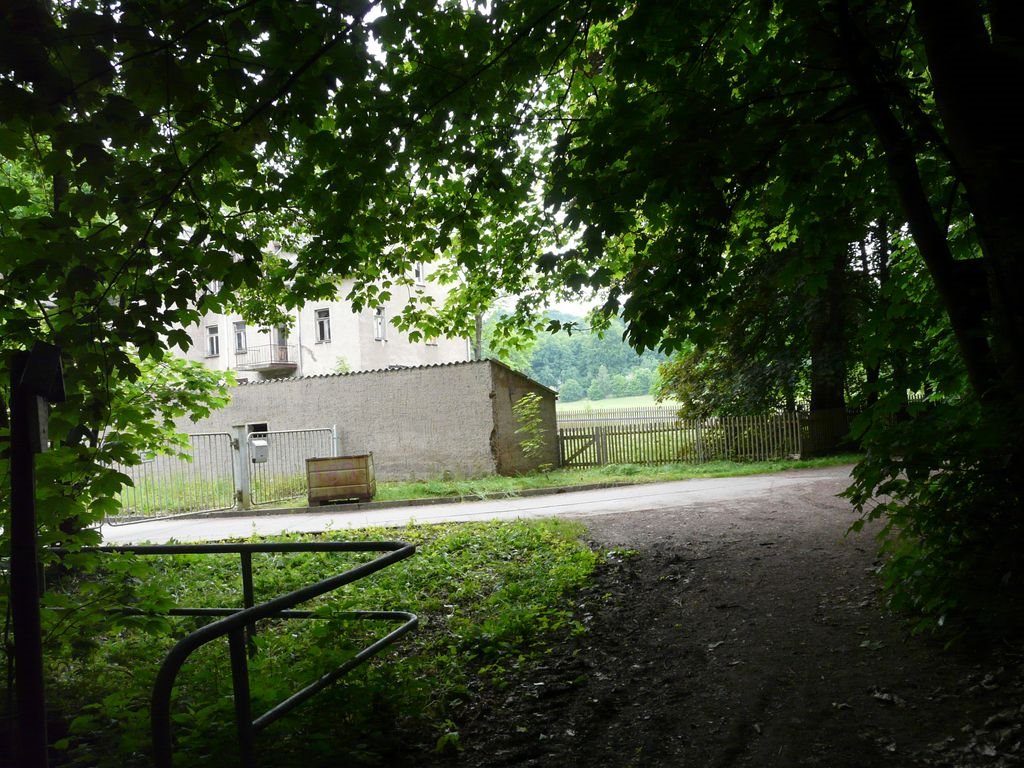 Leisnig, Beginn des Weges in den Eichberg by Walter Stuber