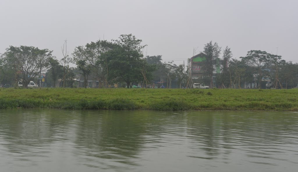 Perfume River, Huế, Vietnam. by Nicola e Pina Vietnam 2013-2014