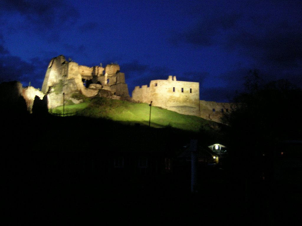 Zamek Odrzykoń nocą by piotrka5