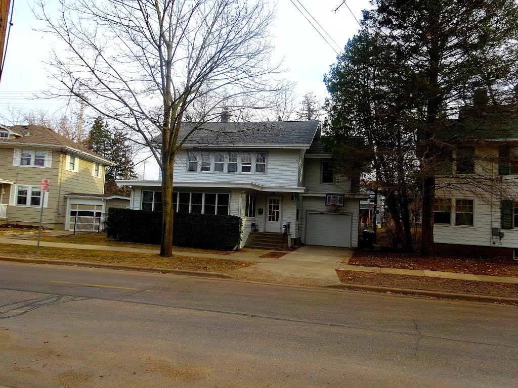 Thomas and Susan Sheehan House by Corey Coyle