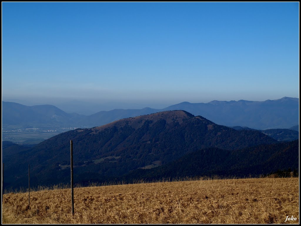 POHĽADY Z PLOSKEJ NA LYSEC a v pozadí MALÁ FATRA by < JOKO >