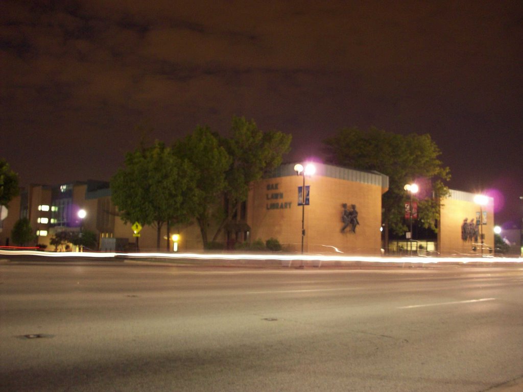 Oak Lawn Public Library right after closing by netjuzer