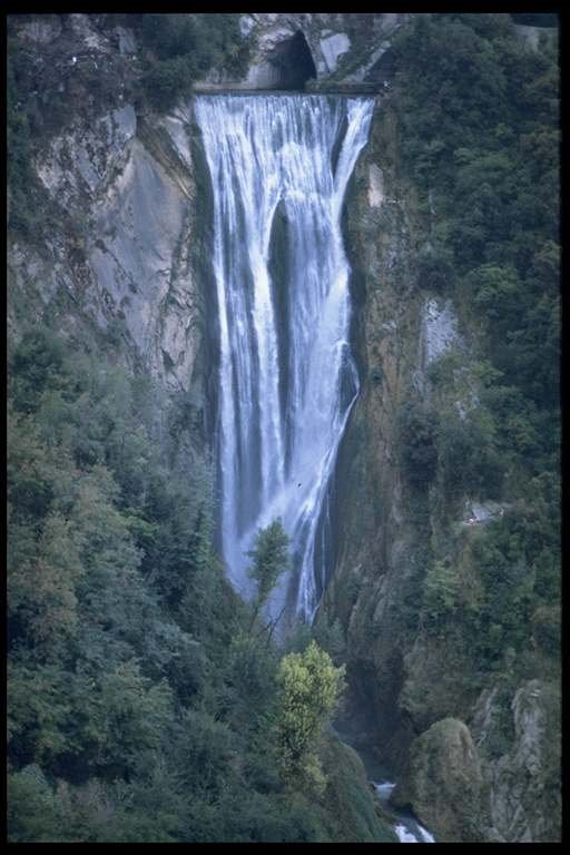 Tivoli - cascate by carlo_leonardini