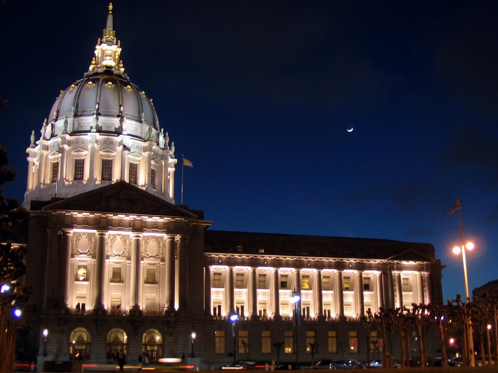 The Moon on the San Francisco City Hall by menardmathieu