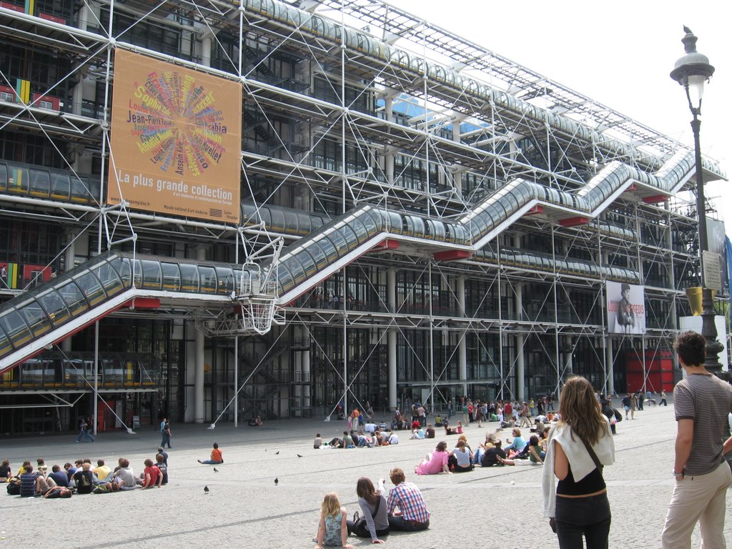 Centre Pompidou2 by Giovanni Scuda