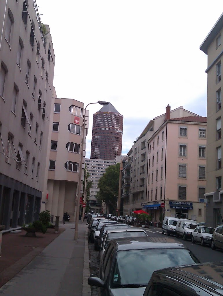 Rue de la tete d'or lyon by Salomon BARZILAI & Jerome IBY