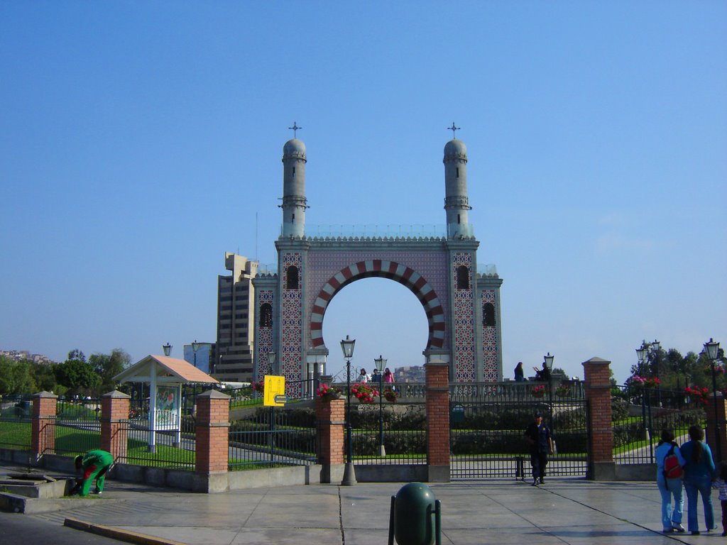 Arco del Triunfo Morisco en el Parque de la Amistad by franrealbazan