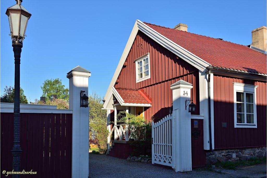 Historische Altstadt mit Holzhäusern in Kokkola | Finnland by gschwandtnerbua