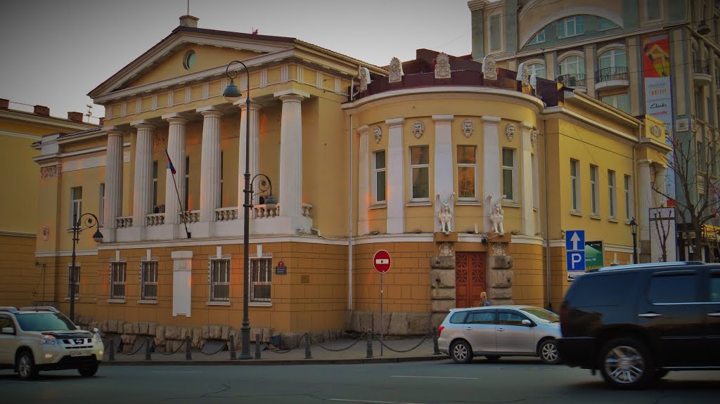 Владивосток, дом купца. Vladivostok, the merchant's house. by VampirAll