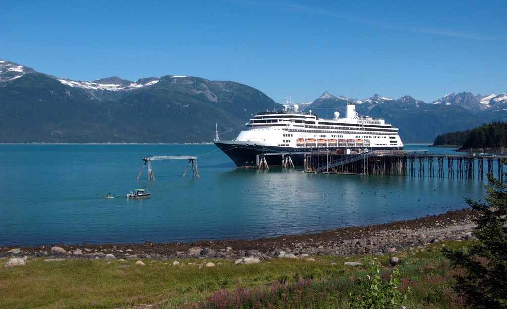 Ship in Haines by justast