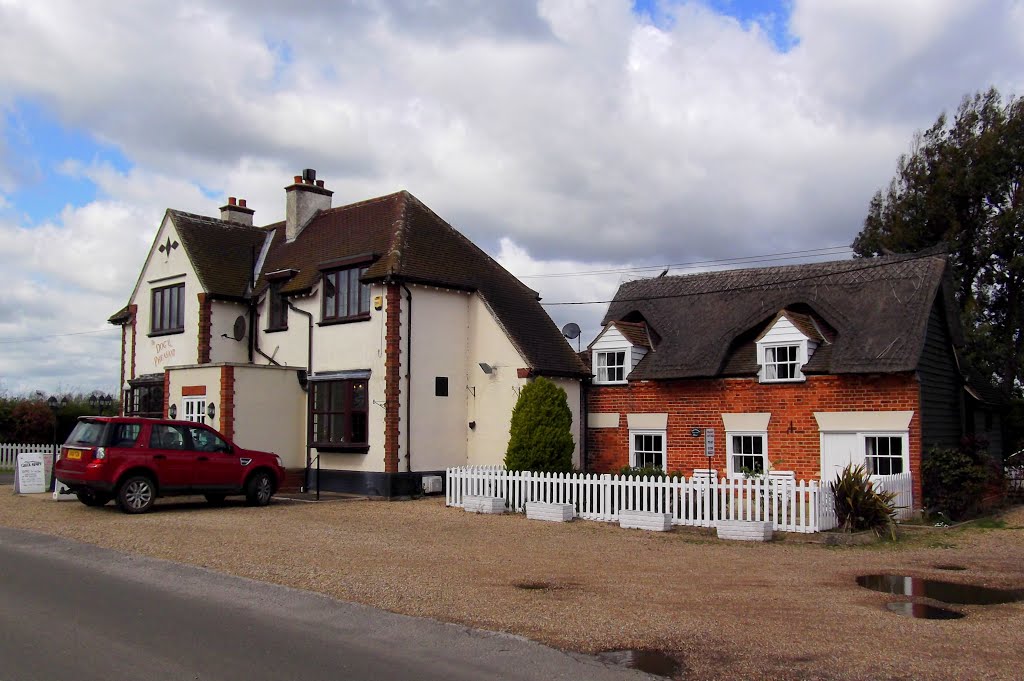 Dog & Pheasant public house by gordo1958