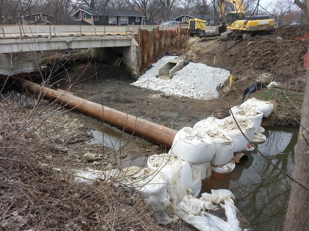 Cofferdam at Willow Road and Middle Fork of North Branch Chicago River by mrjohn