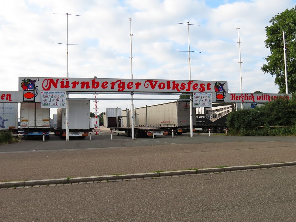 Nürnberg - Eingang zum Nürnberger Volksfestplatz by Rudolf Henkel