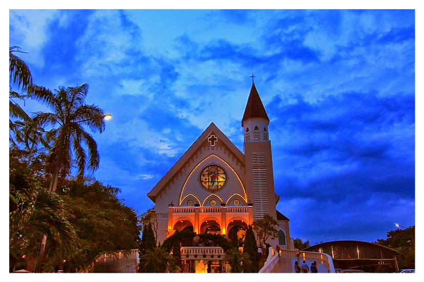 Santo Yacobus church Citraland in Surabaya town by Tiffany Liem