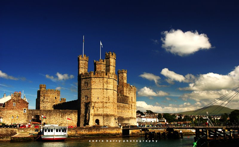 Caernarfon Castle, North Wales by andreharry