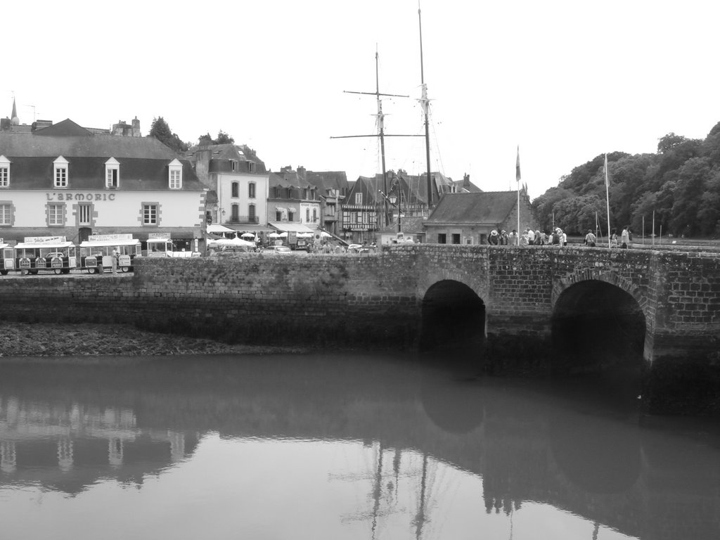 B&W of the port of St Goustan near Auray by Kernanakim