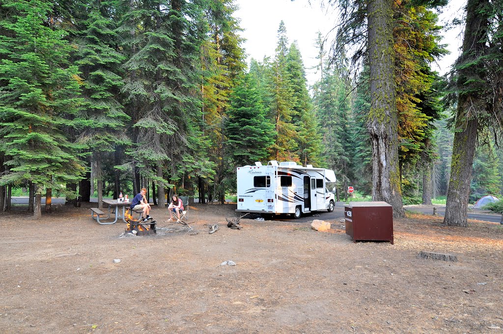 Dorst Creek Campground Three Rivers, CA 93271 by Lucien Manshanden