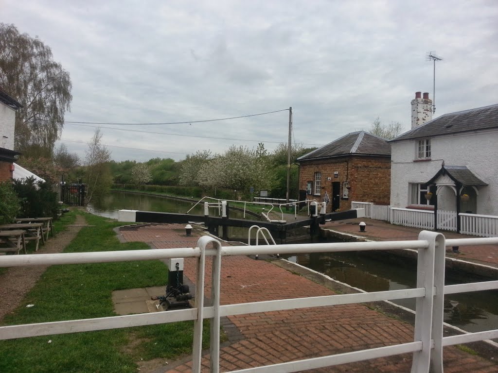 Fenny Stratford Lock 22 Grand Union Canal by quercusia